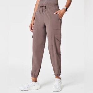 SPANX® On the Move Cargo Jogger
Smoke / Regular / M
